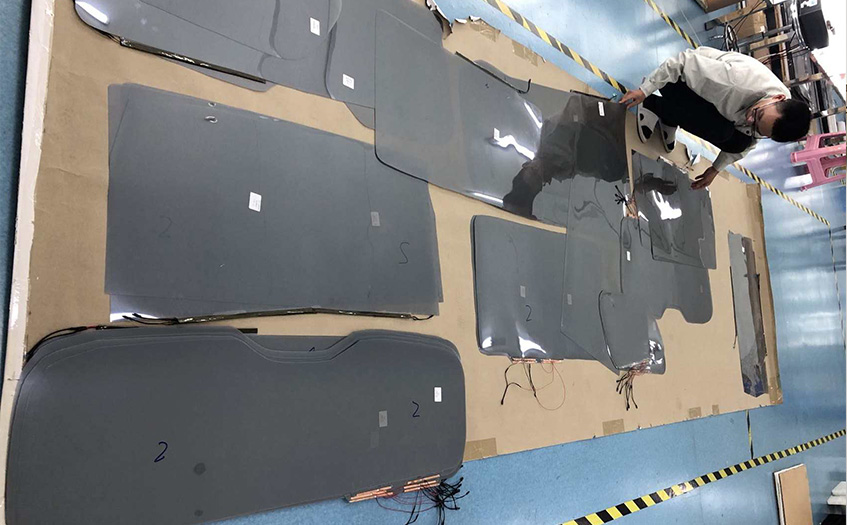 汽車調(diào)光膜安裝